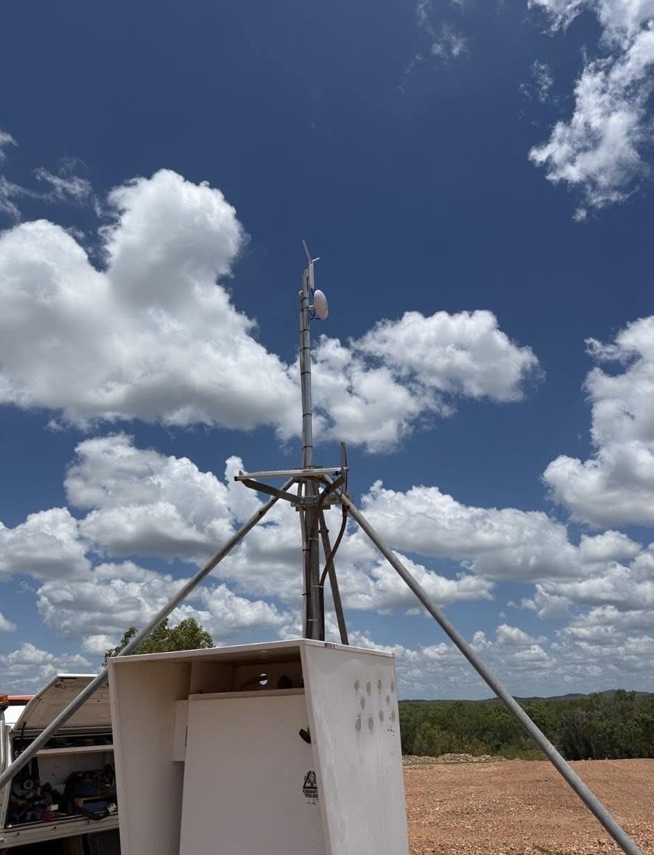 Wireless antenna mast with Ubiquiti radio